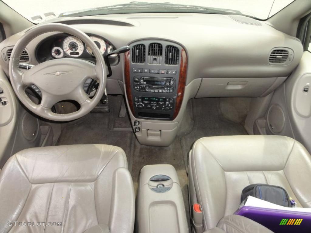 2001 Chrysler Town & Country LXi Sandstone Dashboard Photo #49884350