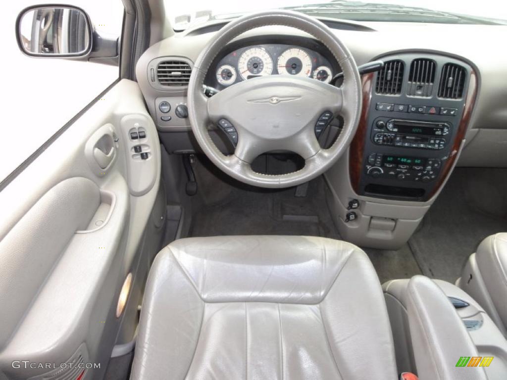 2001 Chrysler Town & Country LXi Sandstone Dashboard Photo #49884365
