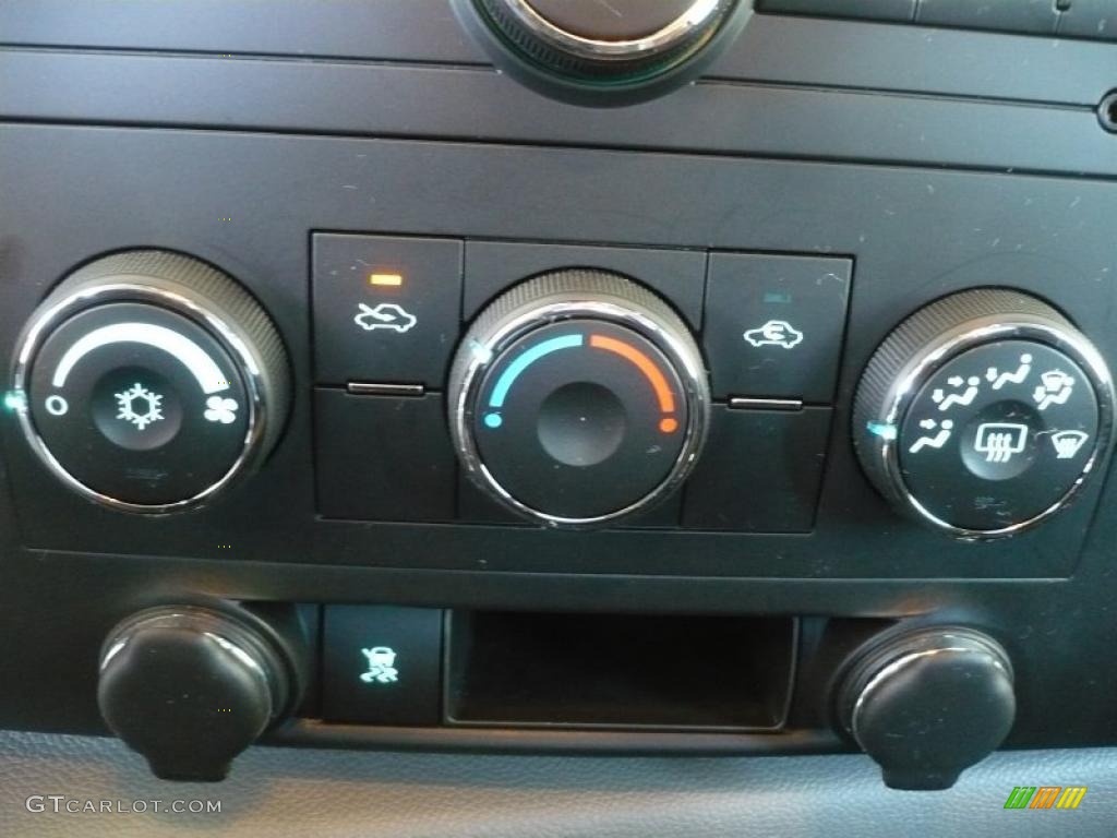 2010 Chevrolet Silverado 1500 LS Extended Cab 4x4 Controls Photo #49886144