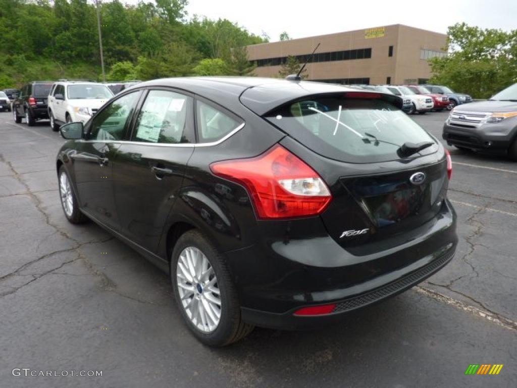 2012 Focus SEL 5-Door - Tuxedo Black Metallic / Tuscany Red Leather photo #4