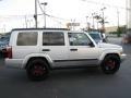 2006 Bright Silver Metallic Jeep Commander   photo #13