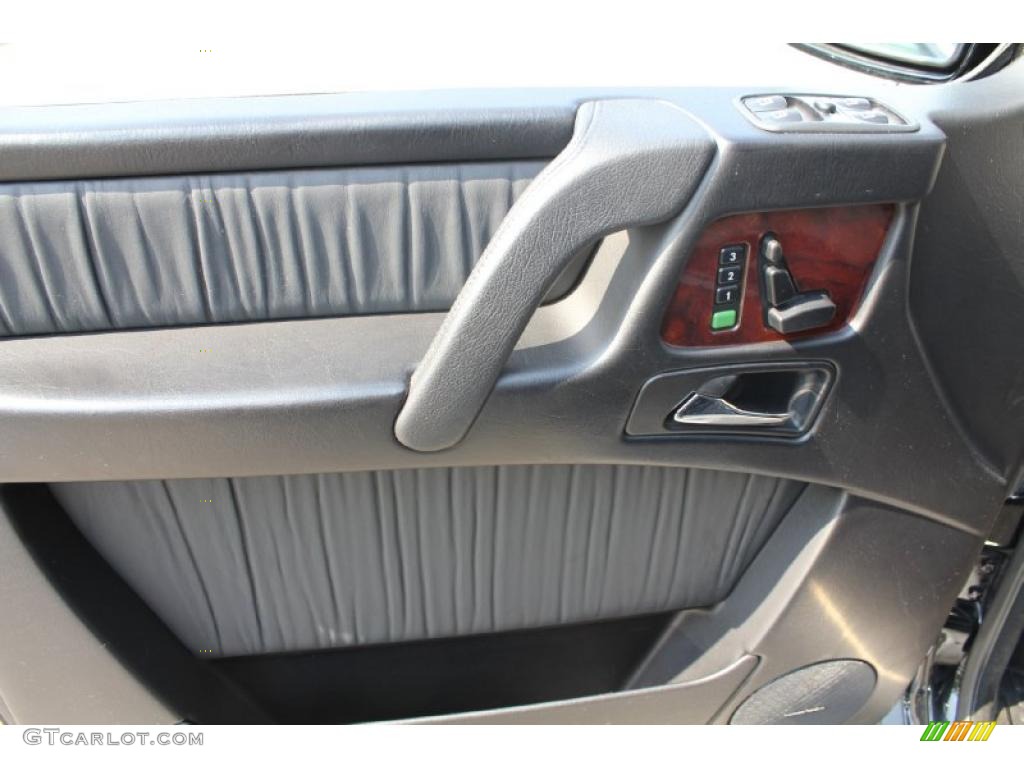 2008 Mercedes-Benz G 55 AMG Door Panel Photos