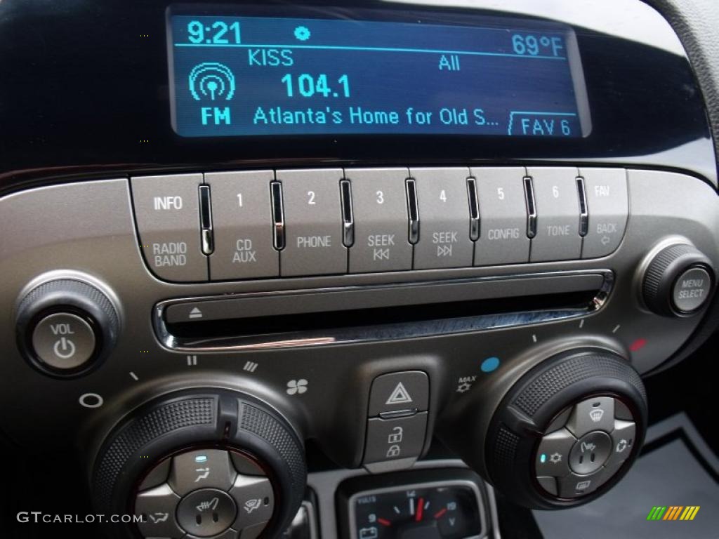 2010 Chevrolet Camaro SS Coupe Controls Photo #49891244