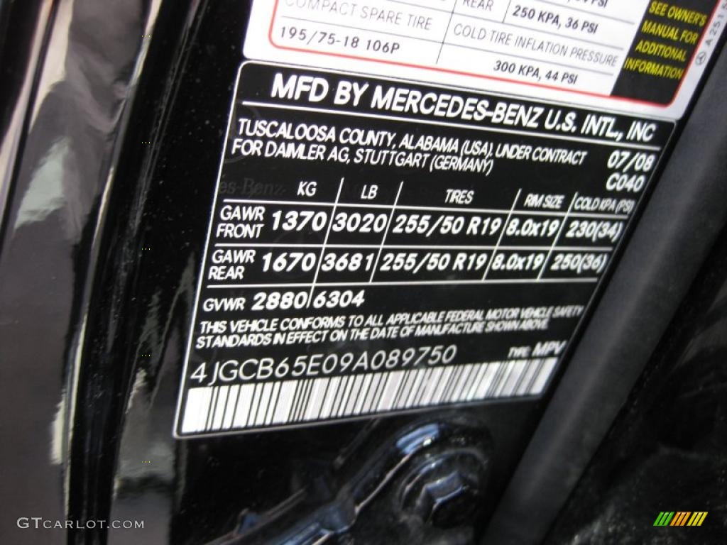 2009 R Color Code 040 for Black Photo #49892510