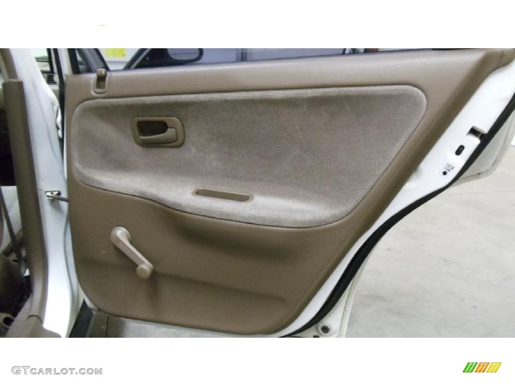 1995 Civic DX Sedan - Frost White / Beige photo #24