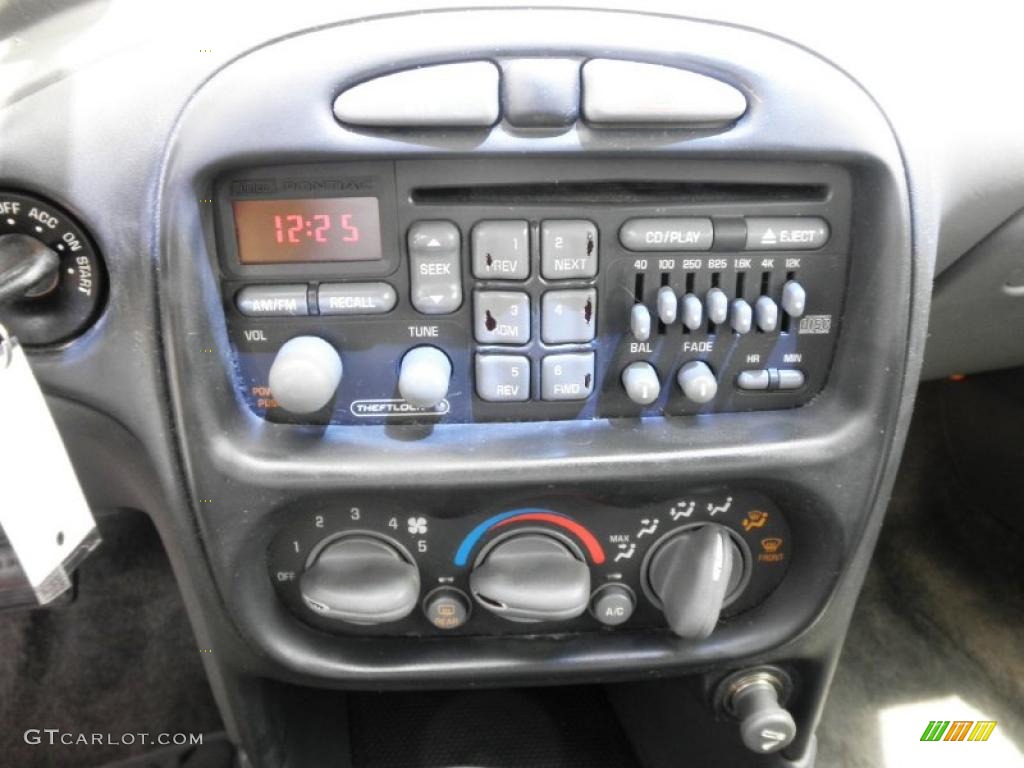 1999 Pontiac Grand Am GT Coupe Controls Photos