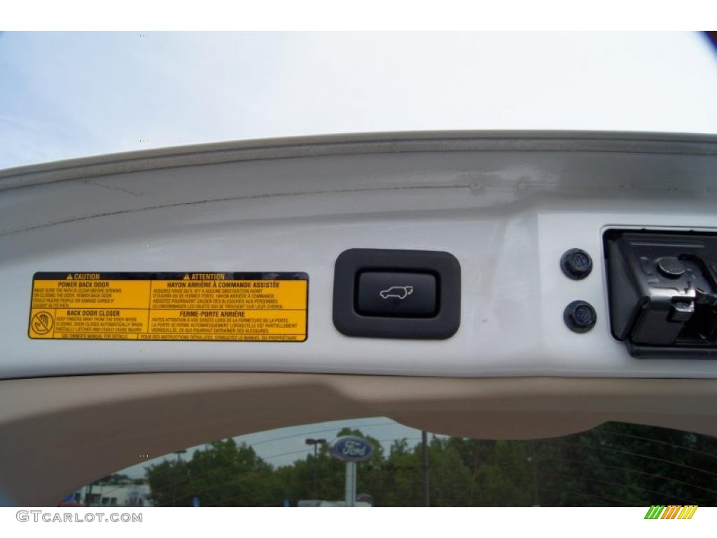 2009 Venza AWD - Blizzard Pearl / Ivory photo #12