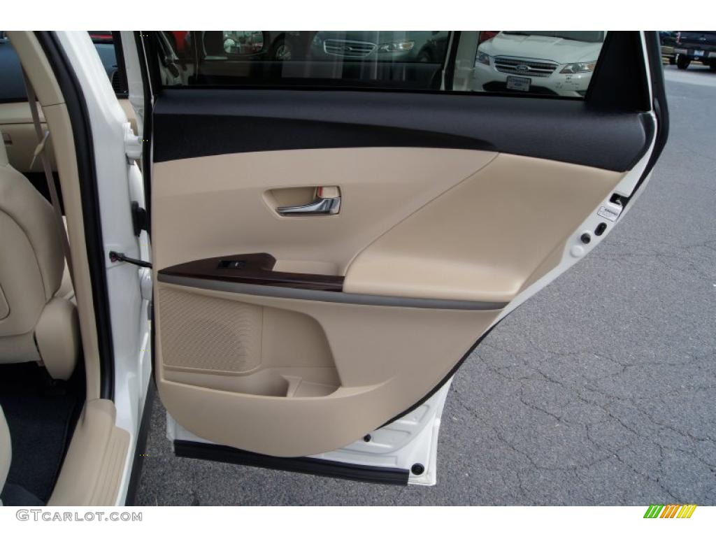 2009 Toyota Venza AWD Ivory Door Panel Photo #49895399