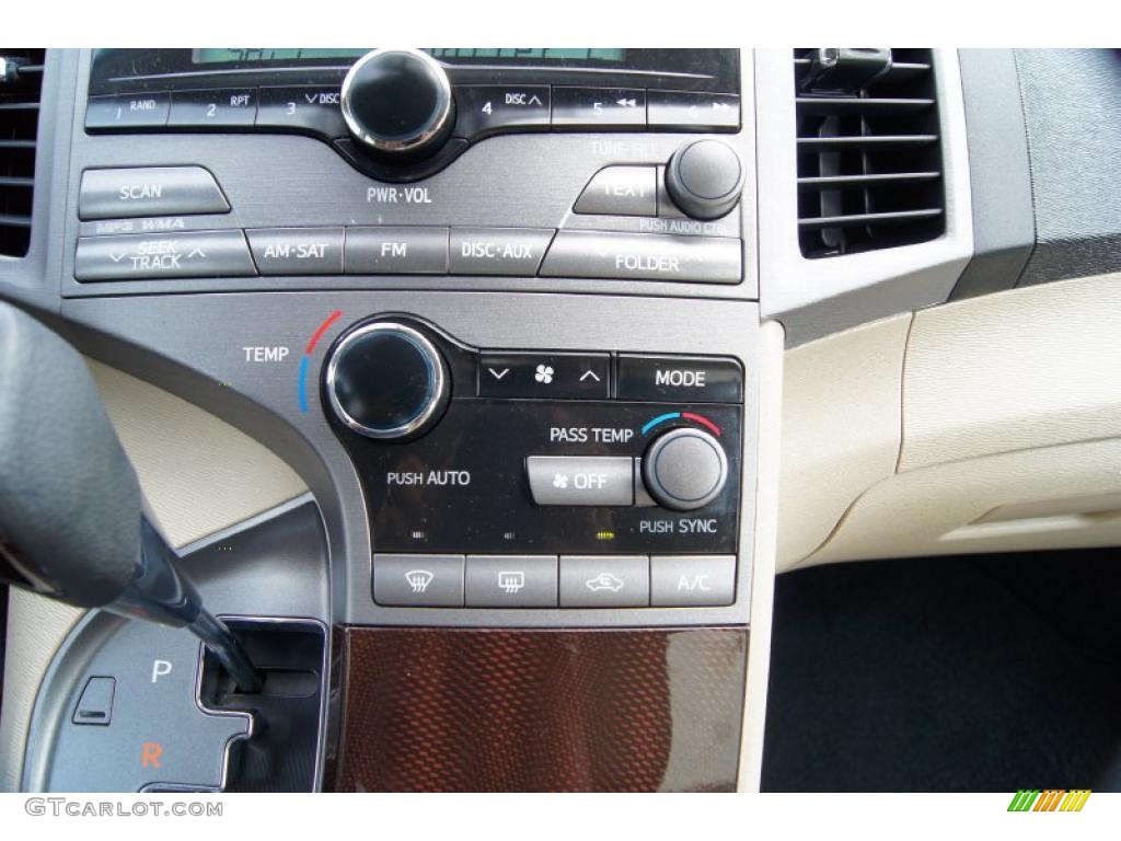 2009 Toyota Venza AWD Controls Photo #49895660