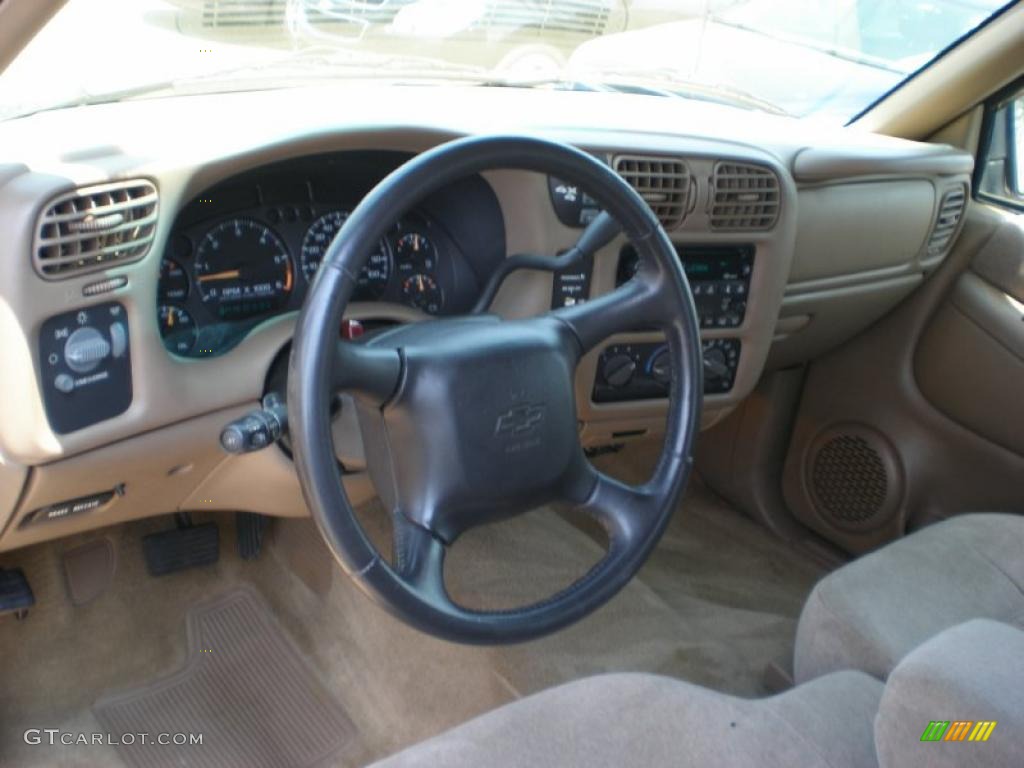 2002 Chevrolet S10 LS Extended Cab 4x4 Dashboard Photos