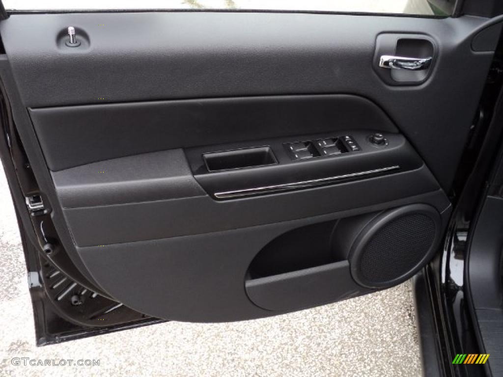 2011 Jeep Compass Limited 70th Anniversary 4x4 Door Panel Photos