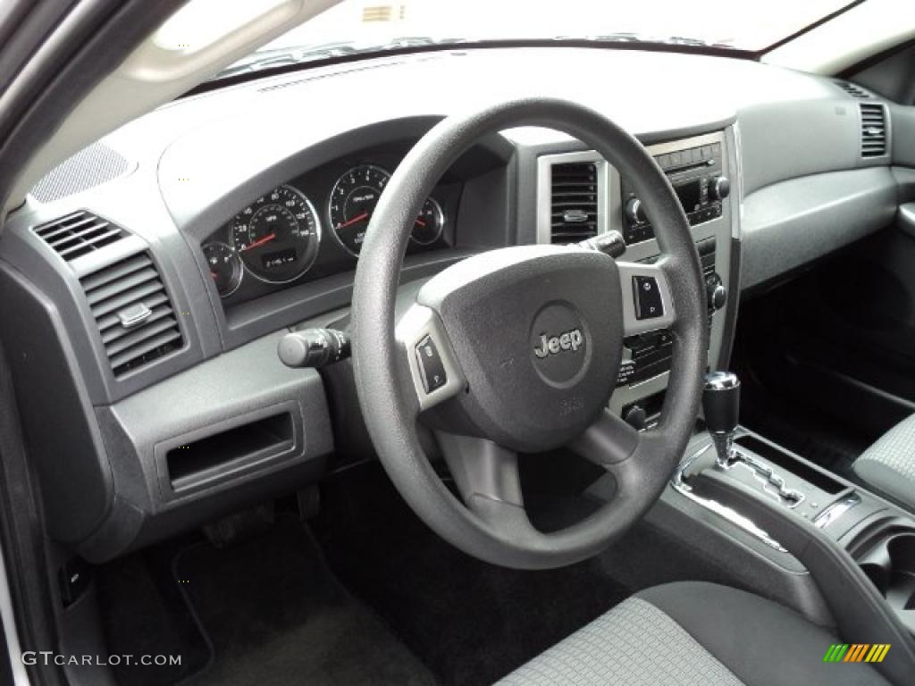 2008 Grand Cherokee Laredo 4x4 - Bright Silver Metallic / Dark Slate Gray photo #13