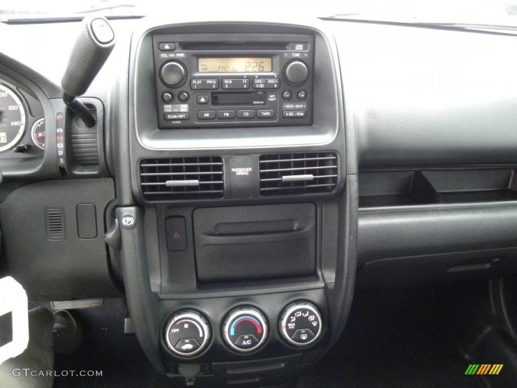 2005 Honda CR-V LX Controls Photo #49898489