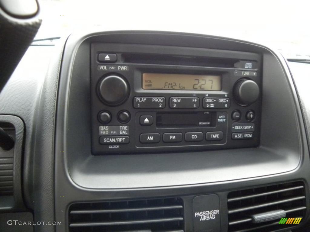 2005 Honda CR-V LX Controls Photo #49898507