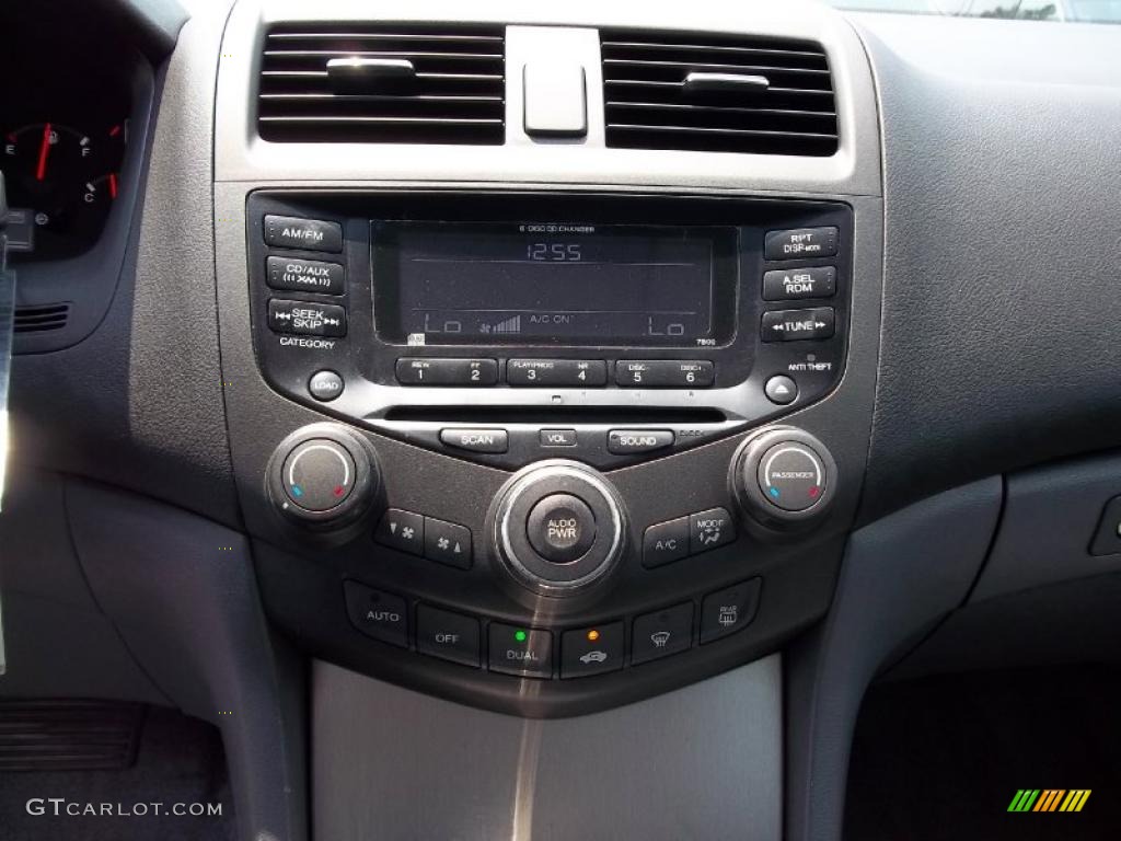 2005 Honda Accord Hybrid Sedan Controls Photo #49900541