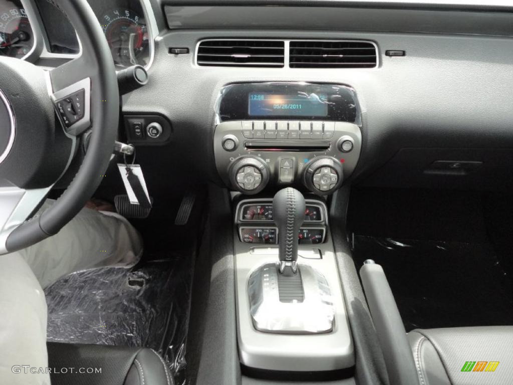 2011 Chevrolet Camaro SS/RS Convertible Controls Photo #49900712