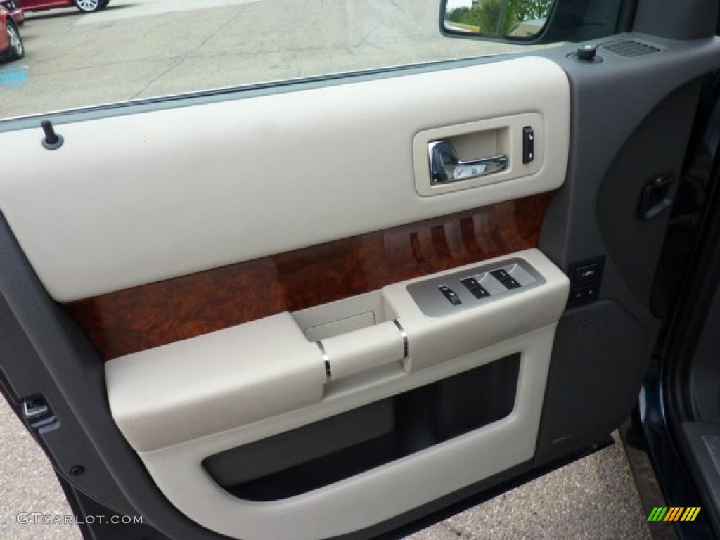 2010 Ford Flex Limited AWD Door Panel Photos