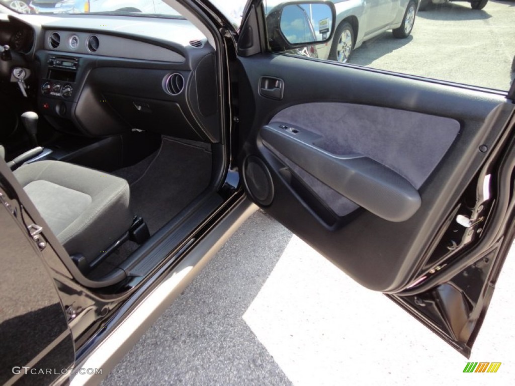 2003 Mitsubishi Outlander LS Charcoal Door Panel Photo #49905705