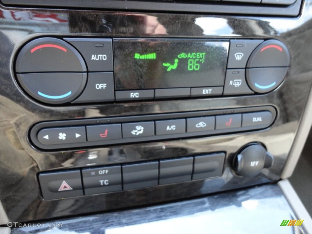 2006 Mercury Montego Premier Controls Photos