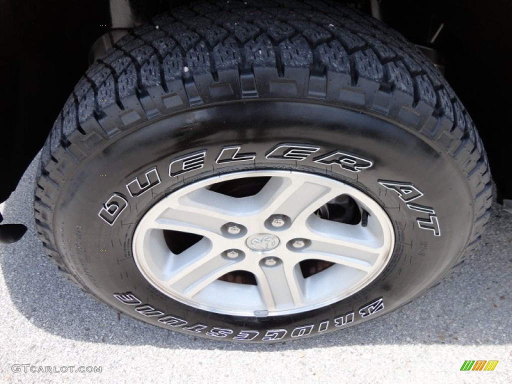 2006 Ram 1500 SLT Quad Cab - Flame Red / Medium Slate Gray photo #20