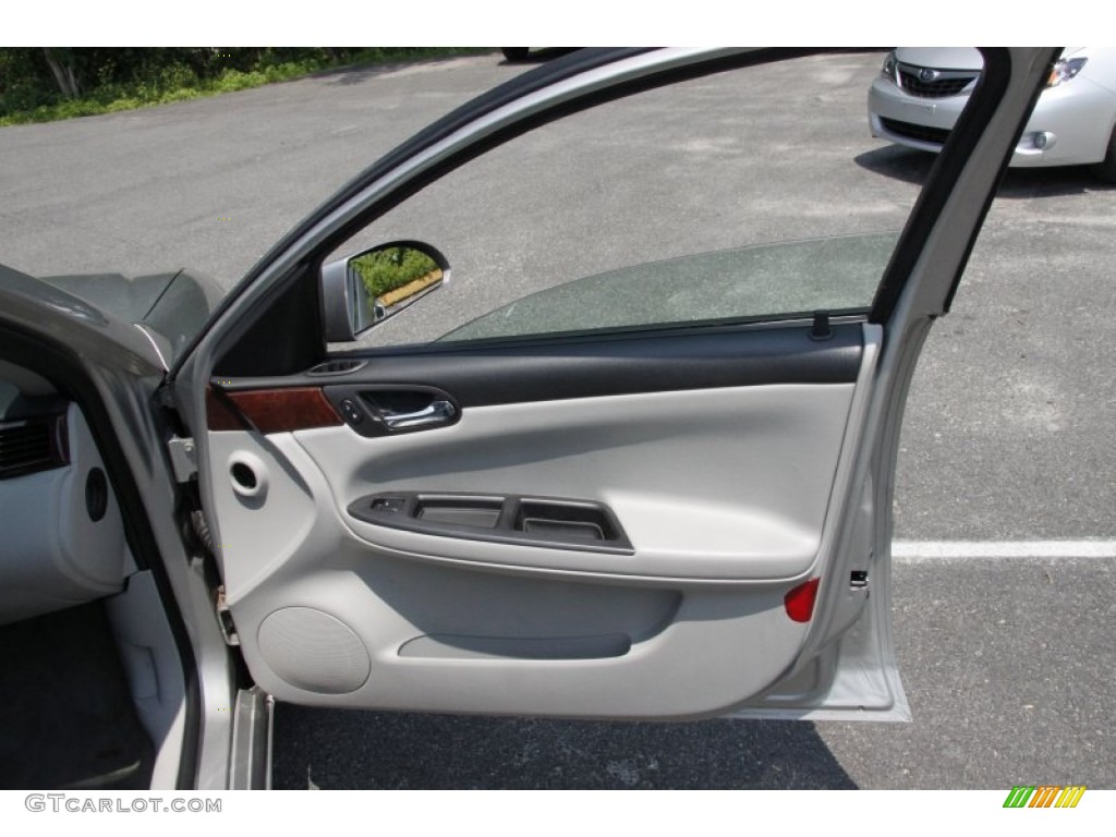 2007 Chevrolet Impala LS Gray Door Panel Photo #49909461