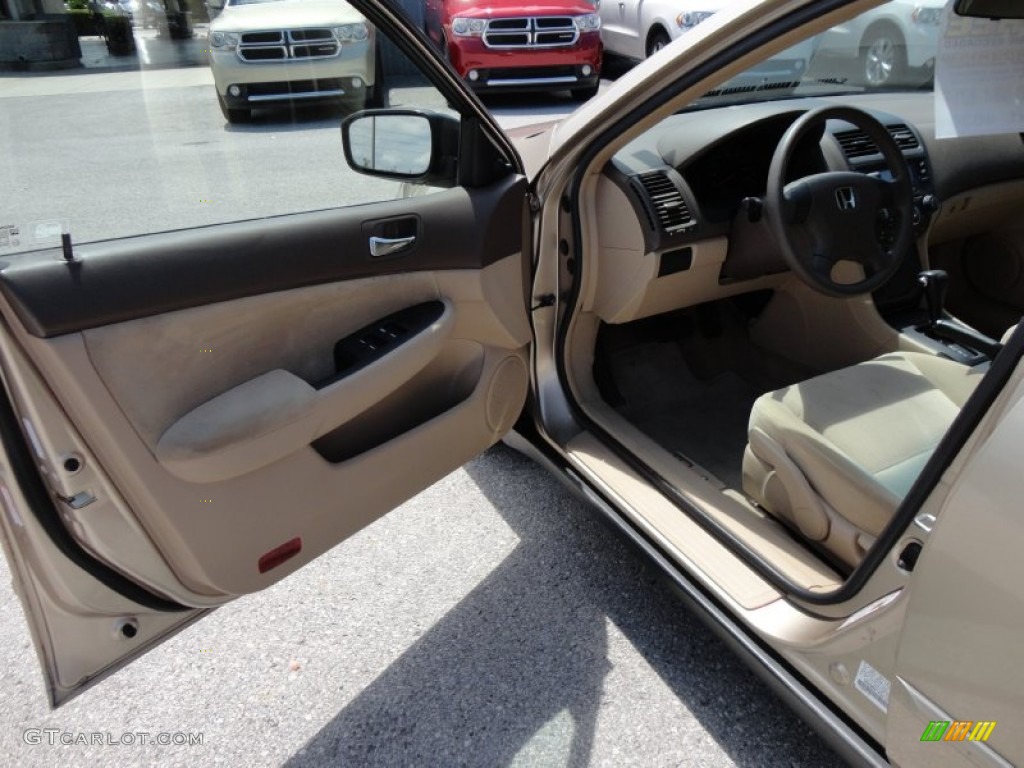 Ivory Interior 2005 Honda Accord DX Sedan Photo #49912011