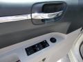 Cool Vanilla - 300 C HEMI Photo No. 27