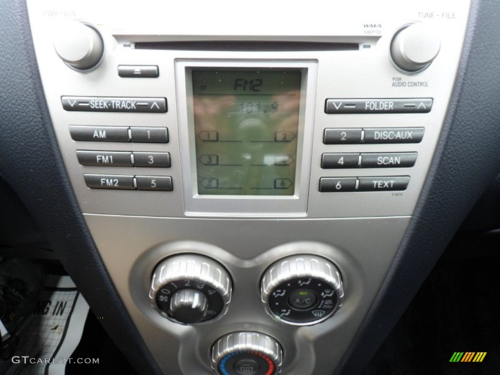 2008 Toyota Yaris Sedan Controls Photo #49915125