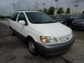 2001 Super White Toyota Sienna XLE  photo #5