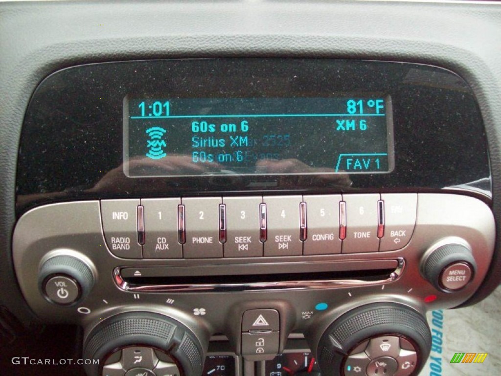 2011 Chevrolet Camaro SS/RS Convertible Controls Photo #49915494