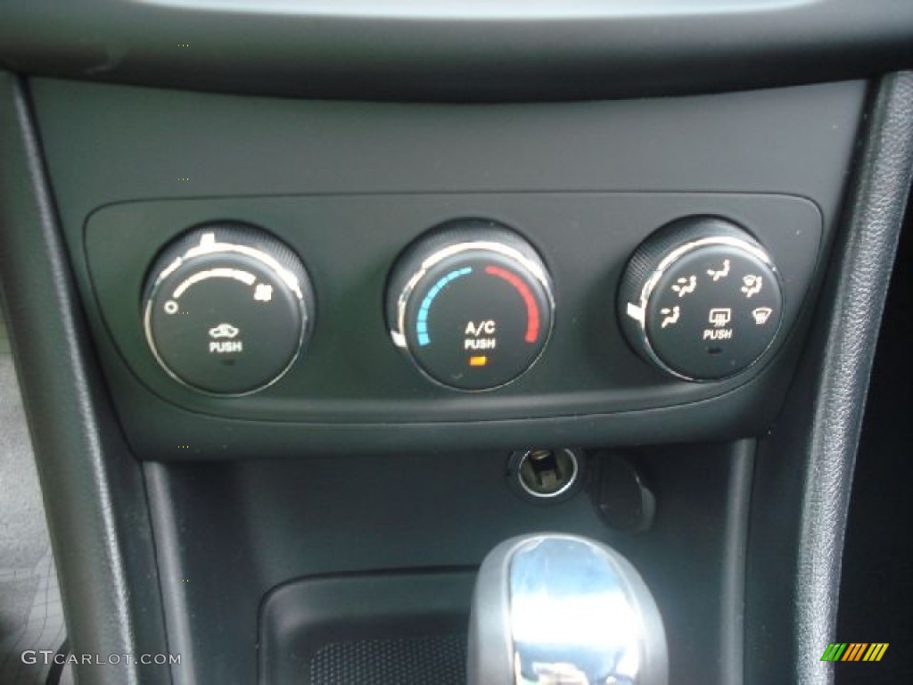 2011 Dodge Avenger Express Controls Photo #49918296