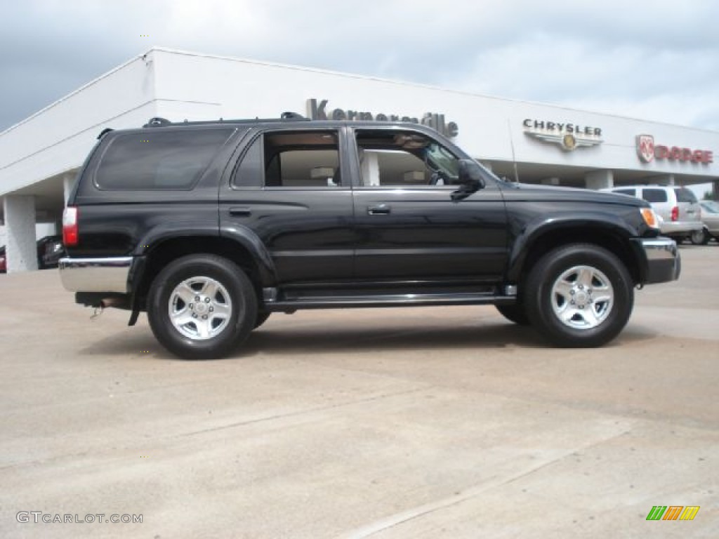 2002 4Runner SR5 4x4 - Black / Gray photo #2