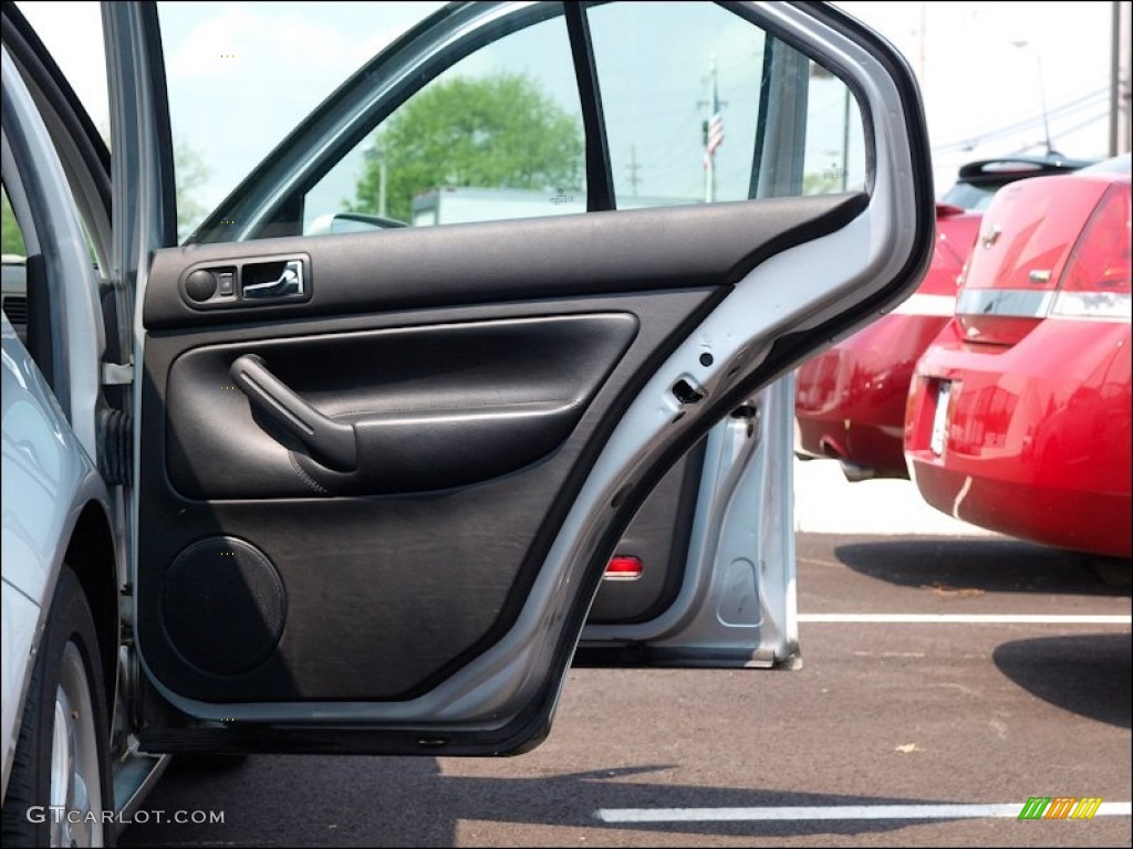 2003 Volkswagen Jetta GLI Sedan Black Door Panel Photo #49918959