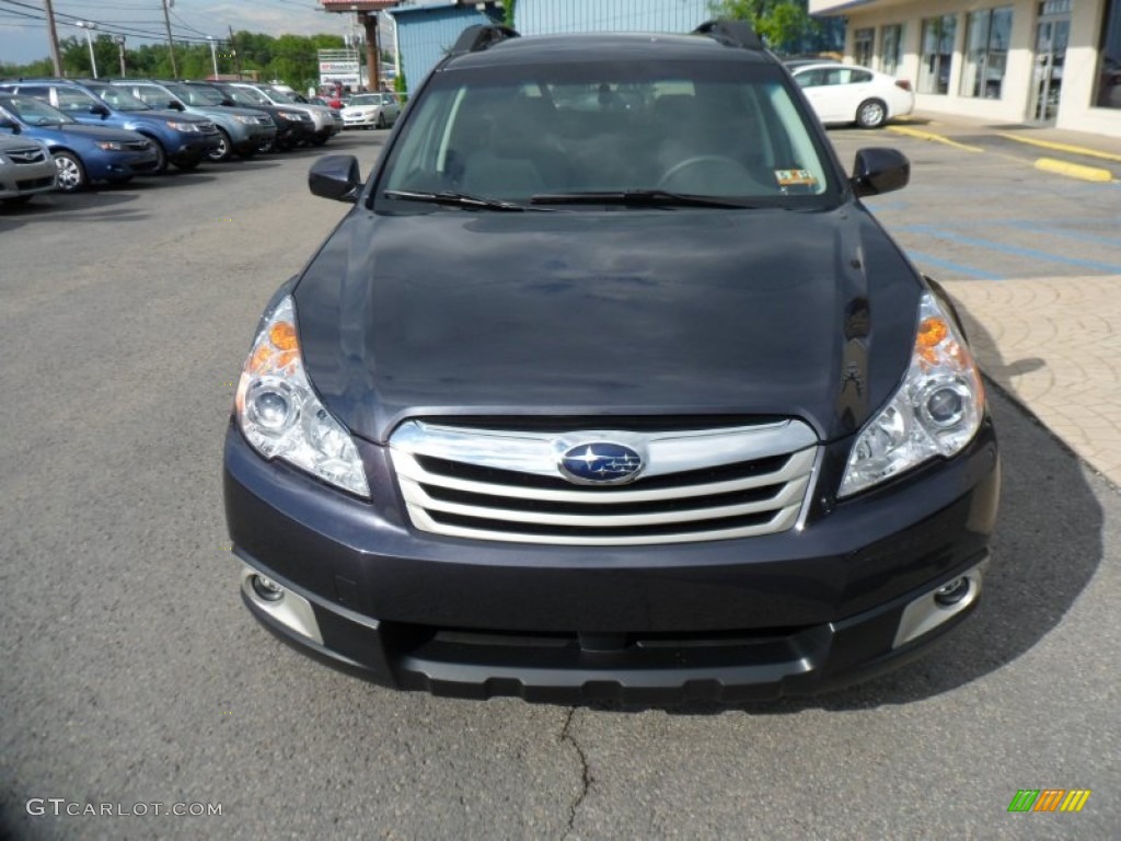 2011 Outback 2.5i Premium Wagon - Graphite Gray Metallic / Off Black photo #2