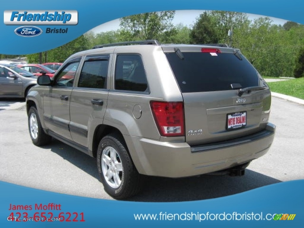 2006 Grand Cherokee Laredo 4x4 - Light Khaki Metallic / Khaki photo #8