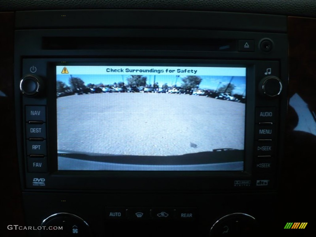 2010 Tahoe LTZ 4x4 - Summit White / Ebony photo #32