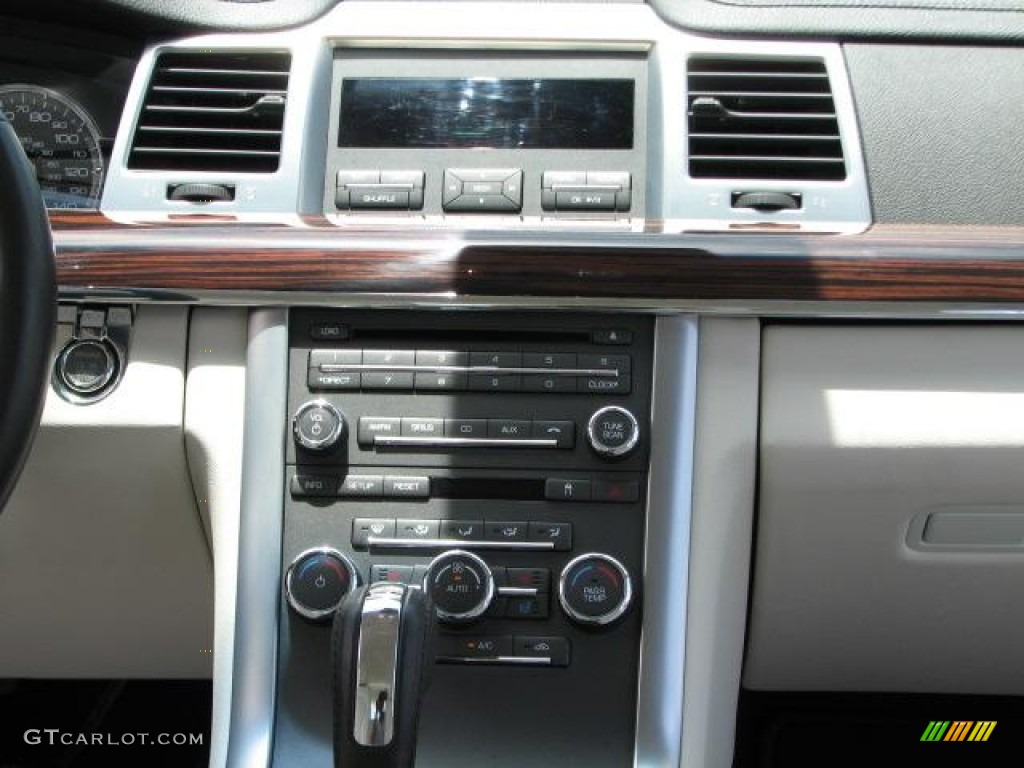 2009 Lincoln MKS Sedan Controls Photo #49923510