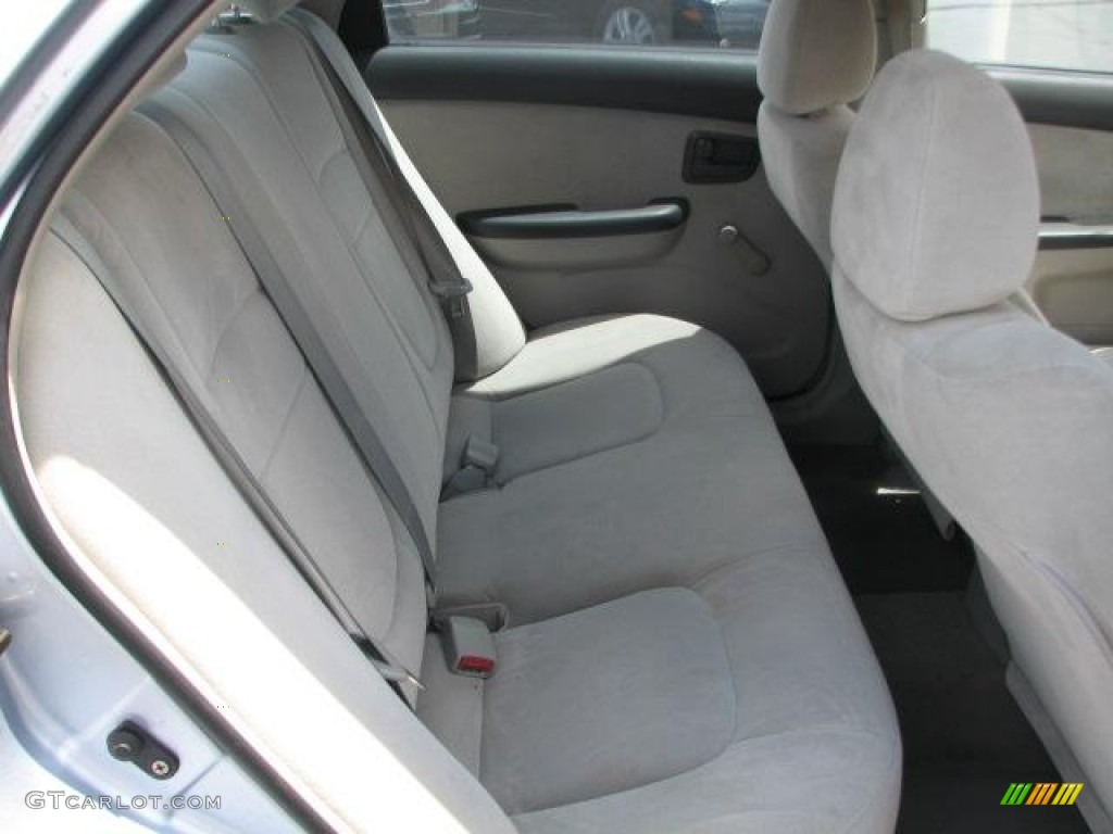 Gray Interior 2004 Kia Spectra LX Sedan Photo #49924215