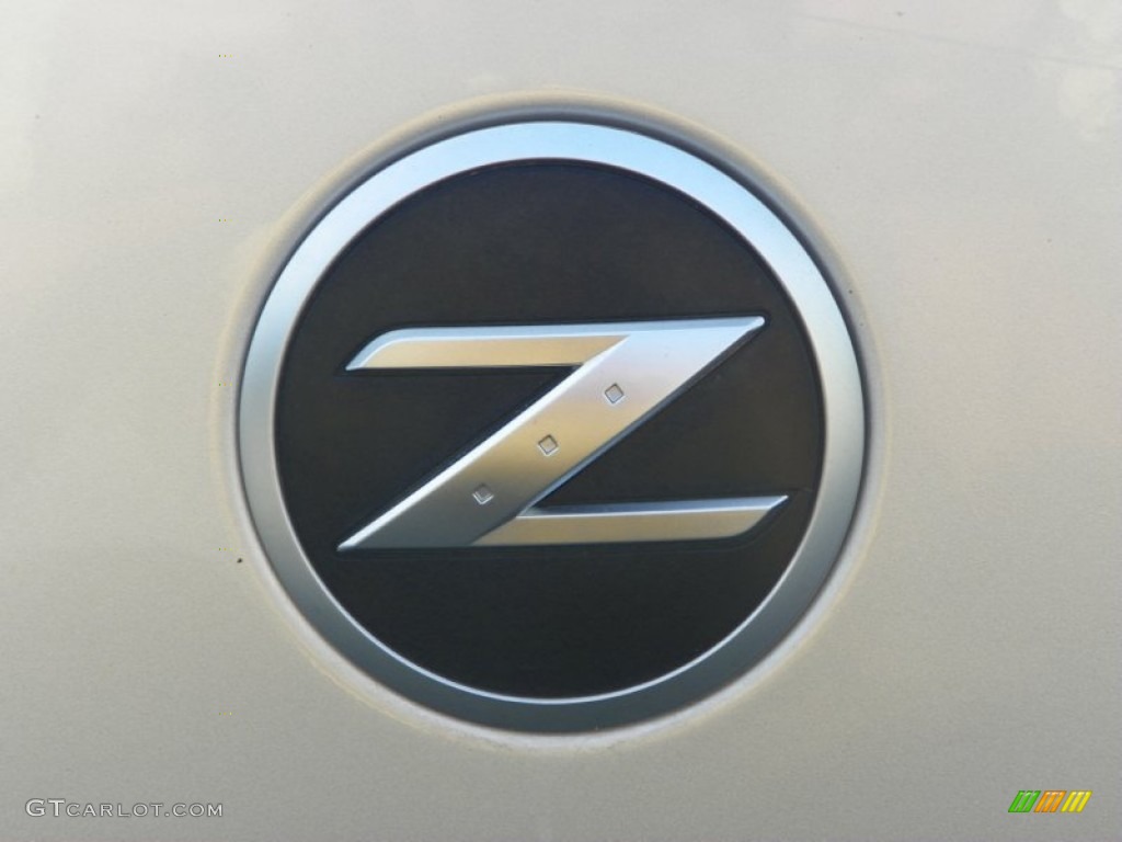2008 Nissan 350Z Enthusiast Coupe Marks and Logos Photos