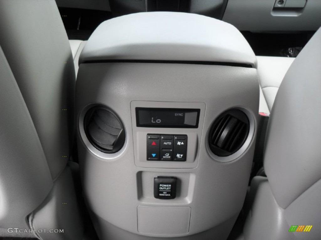 2009 Honda Pilot EX-L Controls Photo #49932708
