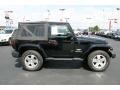Black - Wrangler Sahara 4x4 Photo No. 2