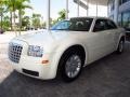 2006 Stone White Chrysler 300   photo #7