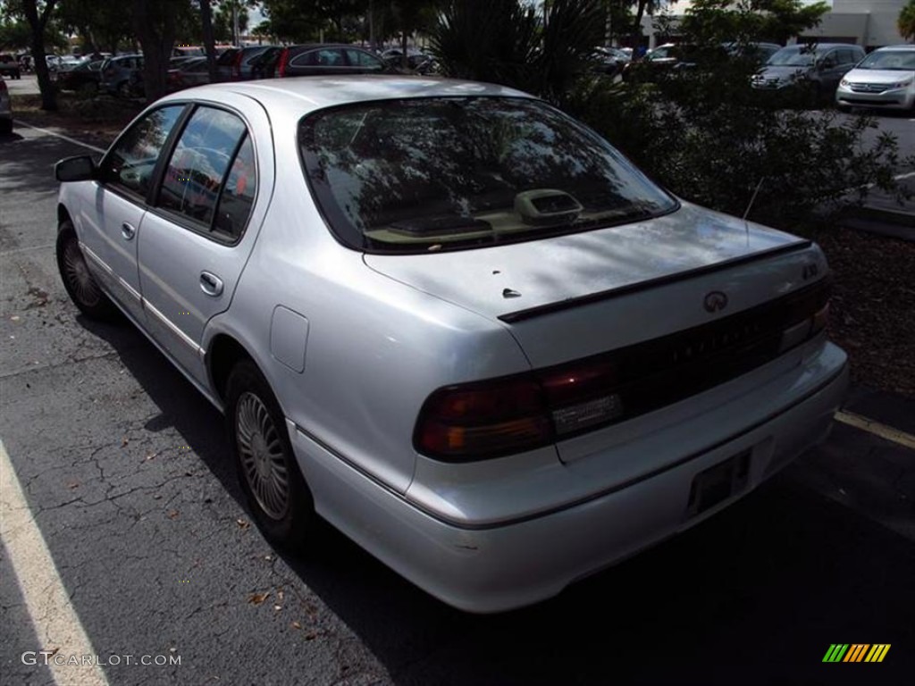 1996 I 30 - Arctic White Pearl / Tan photo #3