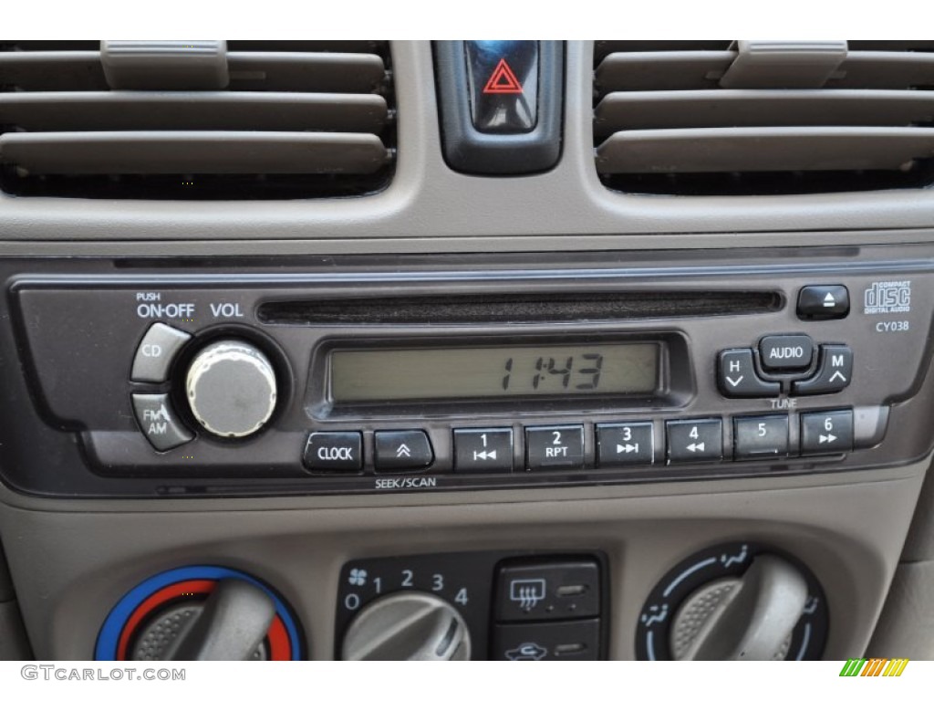 2000 Nissan Sentra SE Controls Photo #49940726