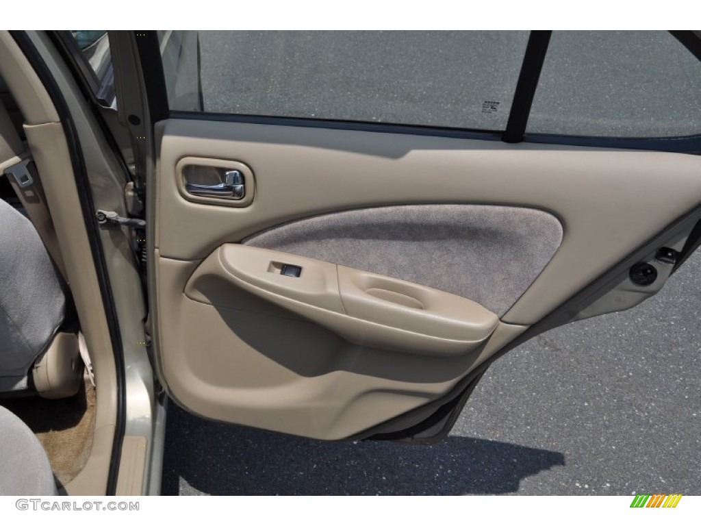 2000 Nissan Sentra SE Sand Door Panel Photo #49940826
