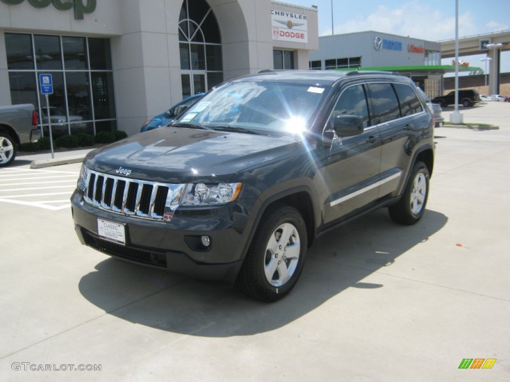 Dark Charcoal Pearl Jeep Grand Cherokee