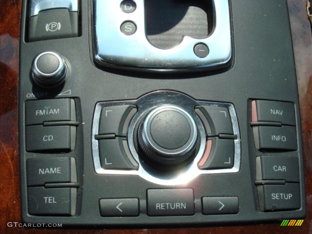 2004 Audi A8 L 4.2 quattro Controls Photo #49943522