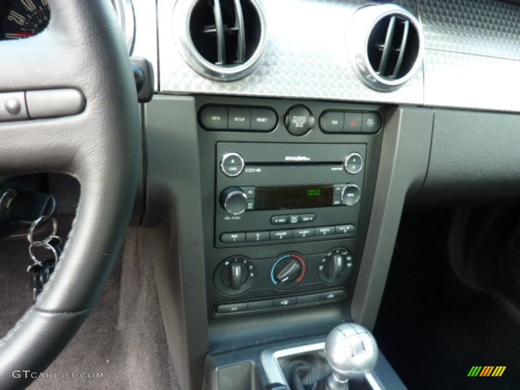2008 Ford Mustang Bullitt Coupe Controls Photo #49944794