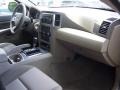 Black - Grand Cherokee Laredo 4x4 Photo No. 4