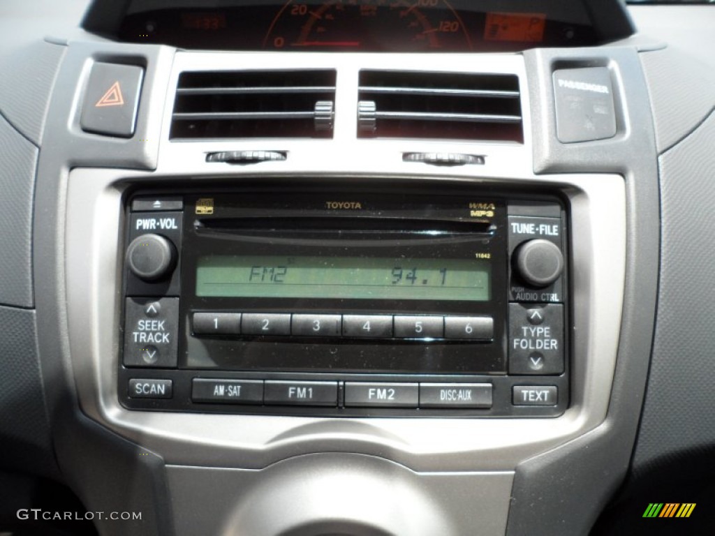 2011 Toyota Yaris 5 Door Liftback Controls Photo #49946966